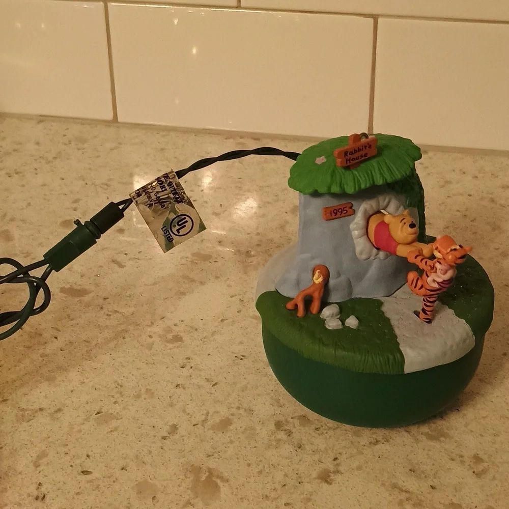 Vintage 1995 Hallmark Keepsake Ornament-motion